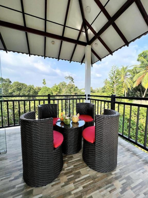 Secret Garden Hotel Hikkaduwa Exterior photo
